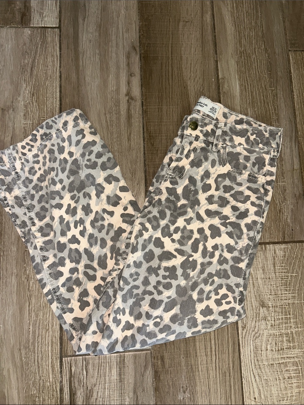 Abercrombie Kids - Leopard Print Low- Rise Baggy Jeans